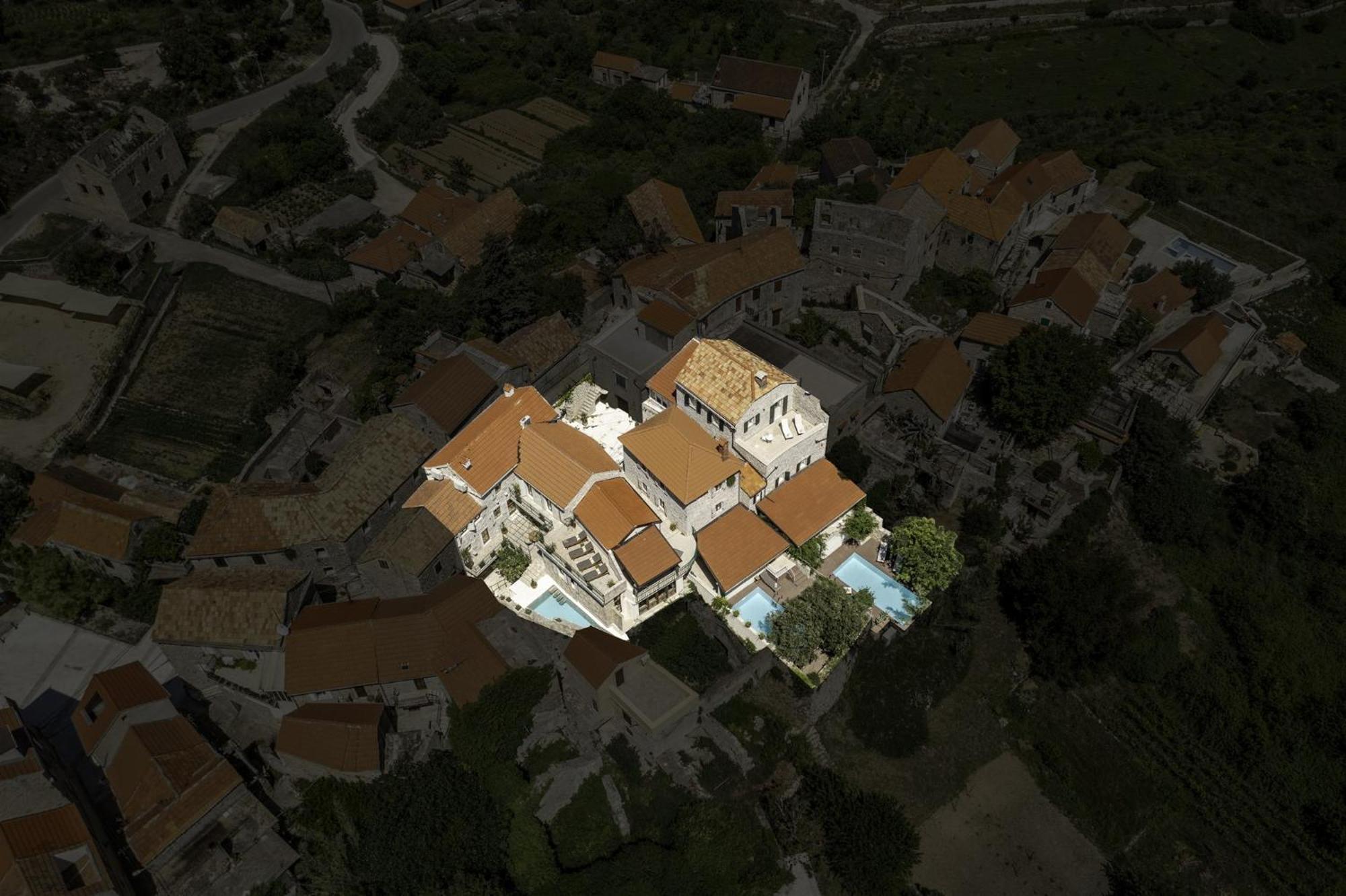 Dvor Pitve Villas Елса Экстерьер фото