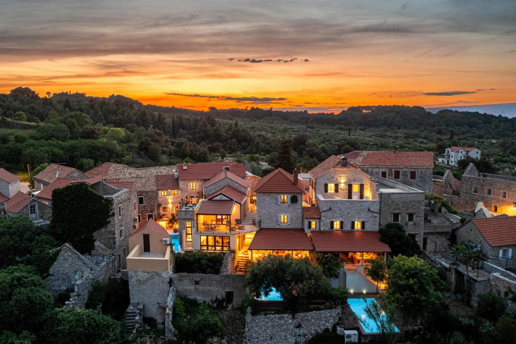 Dvor Pitve Villas Елса Экстерьер фото