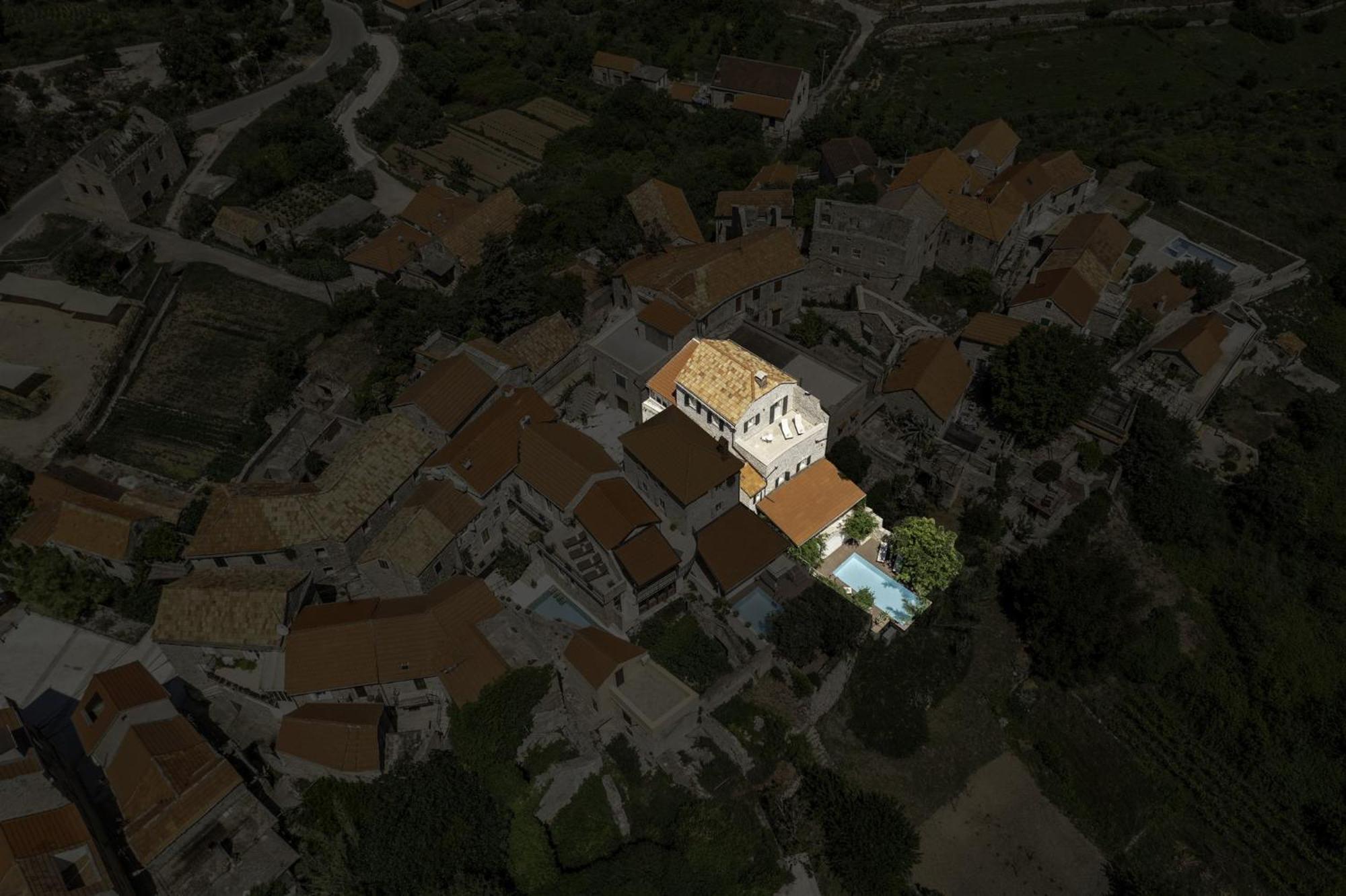 Dvor Pitve Villas Елса Экстерьер фото