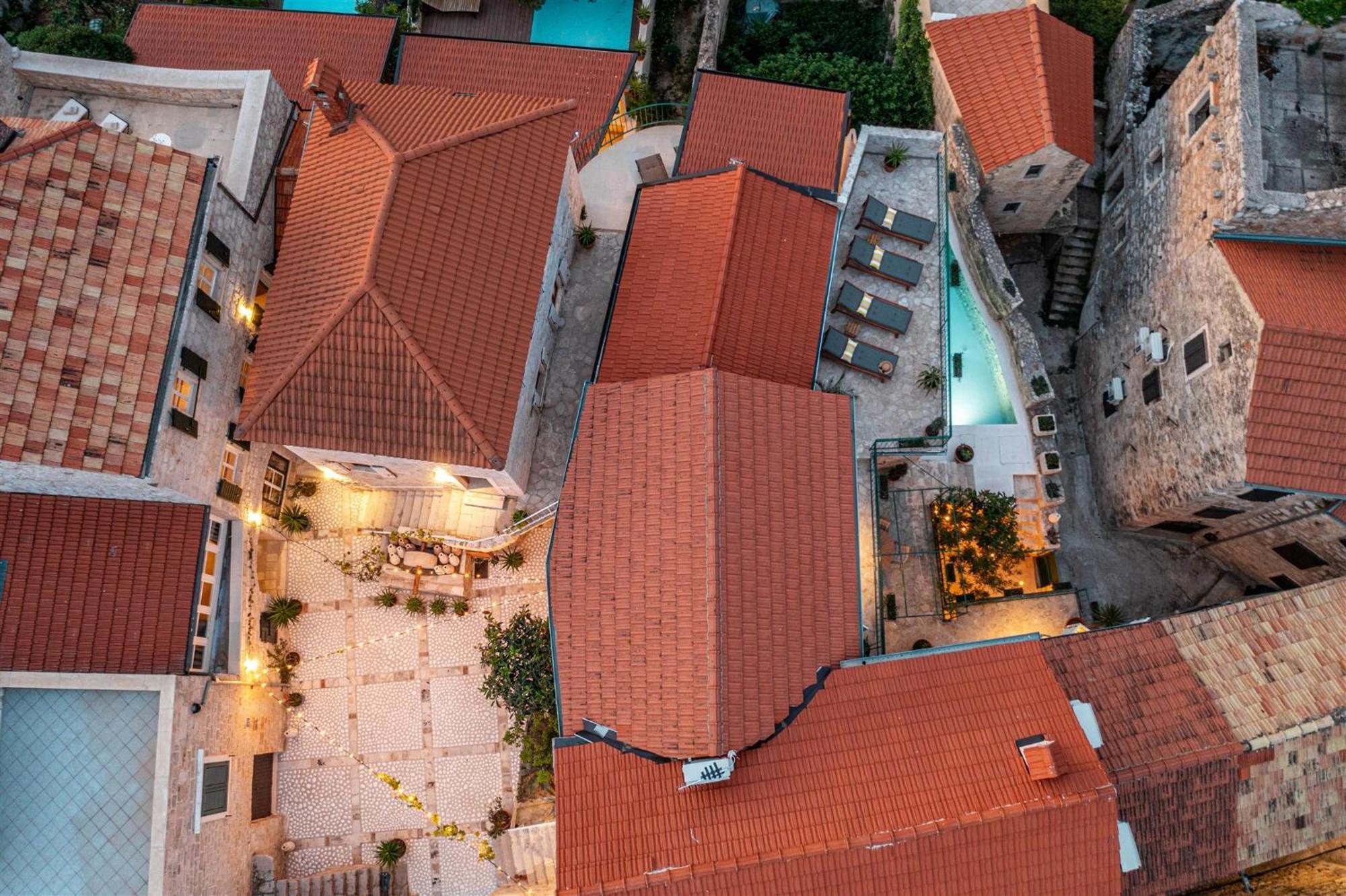 Dvor Pitve Villas Елса Экстерьер фото